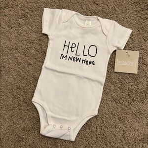 Tenth & Pine I’m New Here Short Sleeve Bodysuit - White